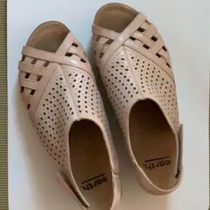 Earth light blush sling back sandals